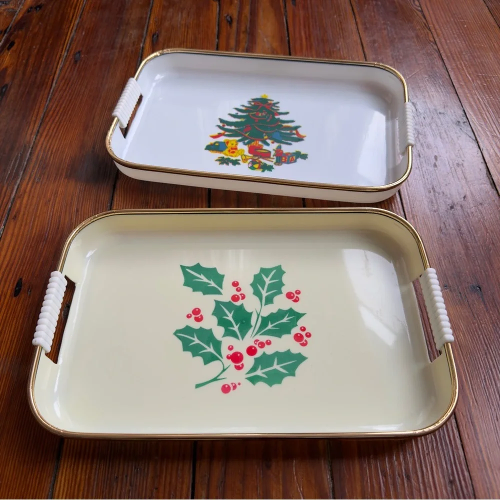 2 vintage Christmas snack trays 1x7x11”